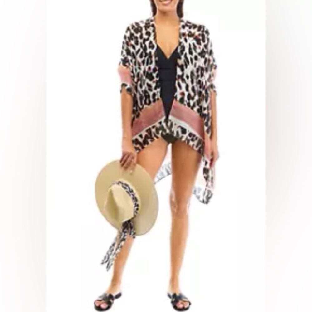 Vince Camuto One Size Leopard Print 2 Piece Set Ruana Cover-up